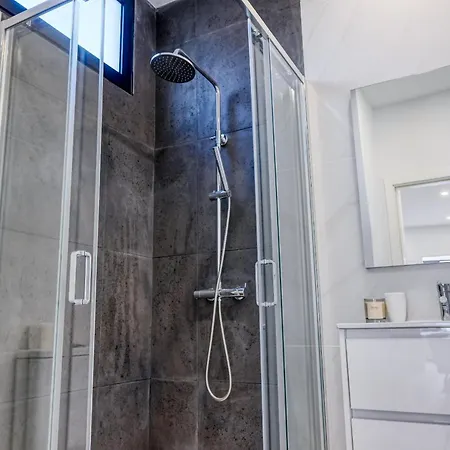 Beco Santa Emilia 2h, A In Madeira *