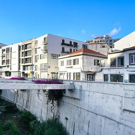 Beco Santa Emilia 2h, A In Madeira * Фуншал