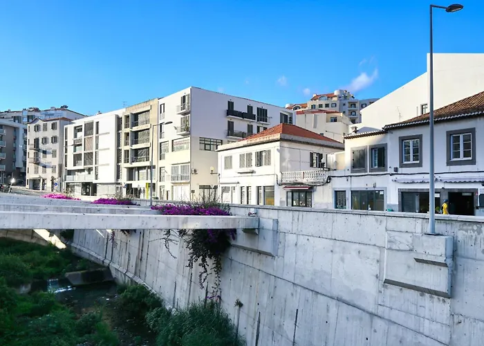 Beco Santa Emilia 2h, A In Madeira * 丰沙尔